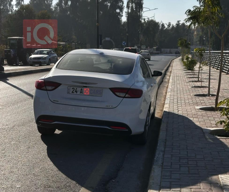 کرایسلەر 200